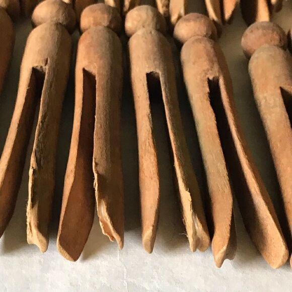 Vintage Weathered All Wood Round Top Push Clothespins (25) - Picture 15 of 16